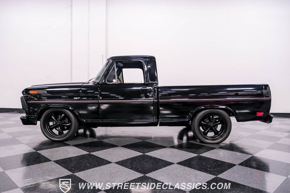 Ford-F-100-Pickup-1968-Black-Black-3739-2