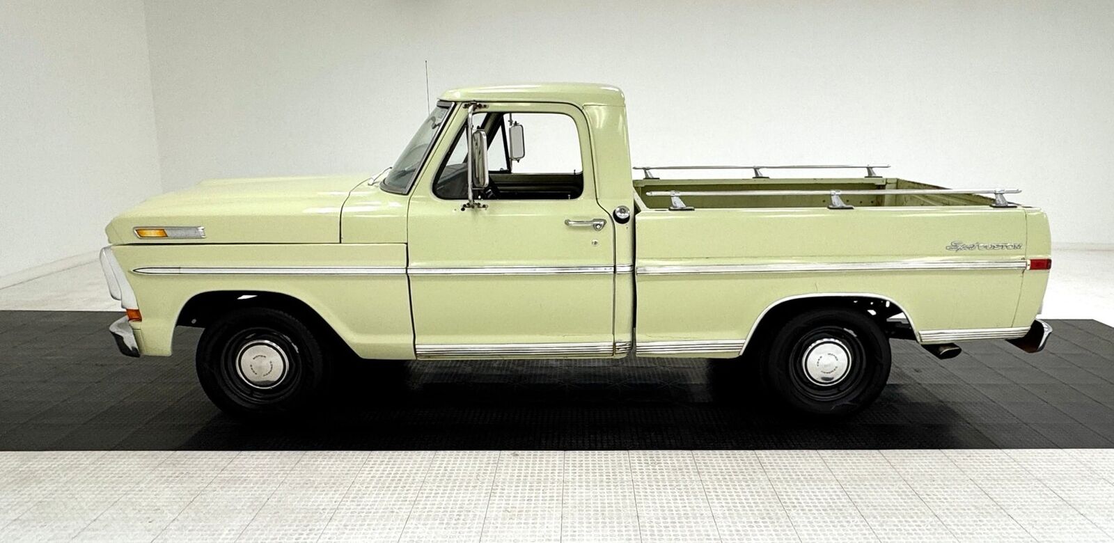 Ford-F-100-Pickup-1970-New-Lime-Green-5655-1