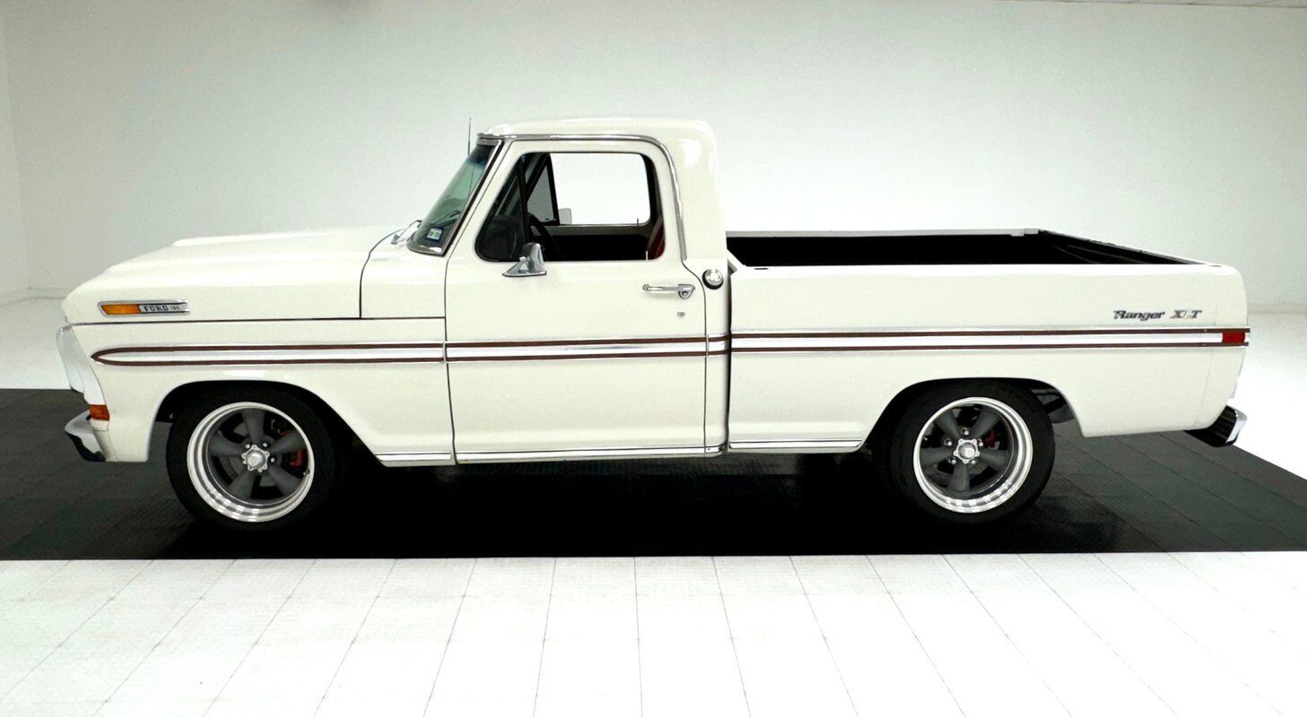 Ford-F-100-Pickup-1970-White-Red-168493-1