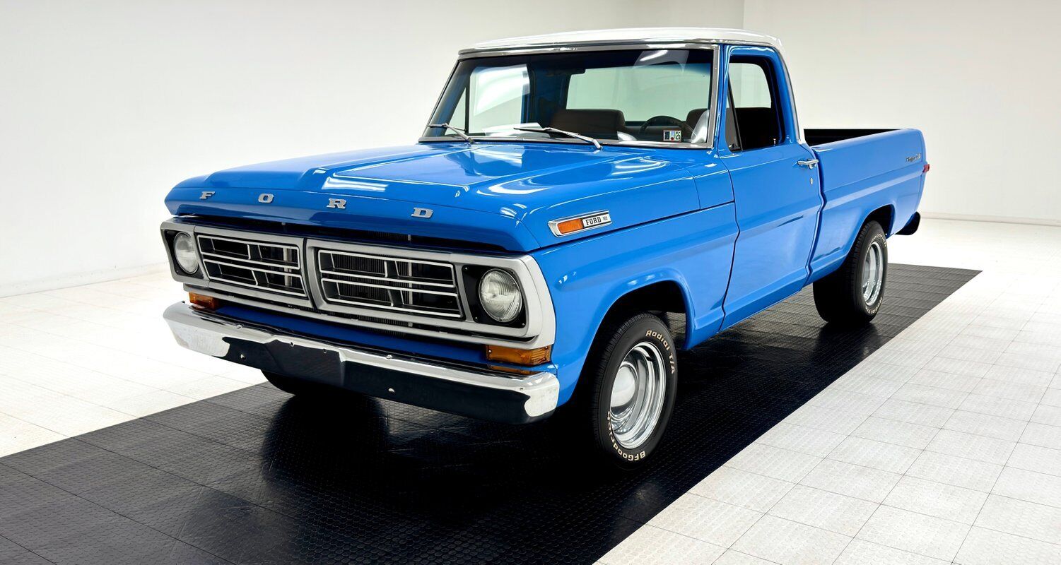 Ford F-100  year1}