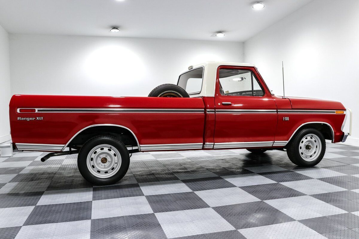 Ford-F-100-Pickup-1973-Red-Red-46328-8