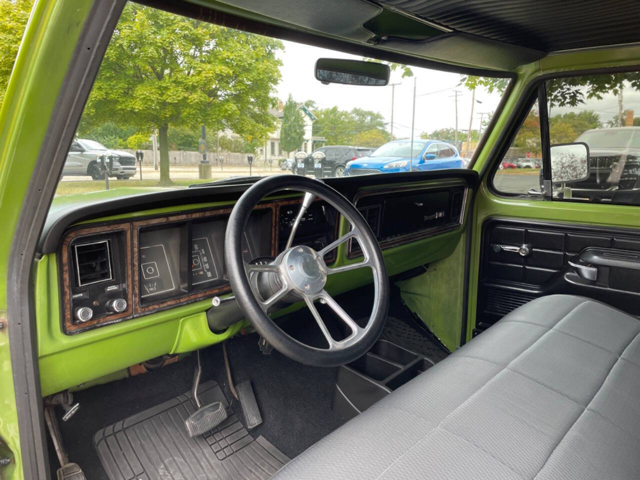 Ford-F-100-Pickup-1974-Green-Black-102275-16