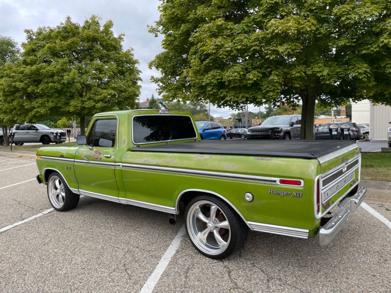 Ford-F-100-Pickup-1974-Green-Black-102275-3