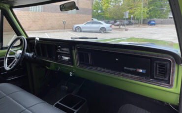 Ford-F-100-Pickup-1974-Green-Black-102275-34