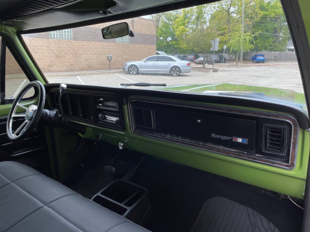 Ford-F-100-Pickup-1974-Green-Black-102275-34