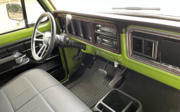 Ford-F-100-Pickup-1974-Green-Black-102275-39