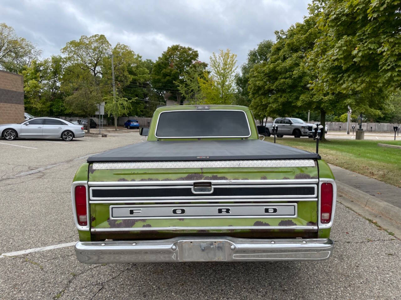 Ford-F-100-Pickup-1974-Green-Black-102275-4