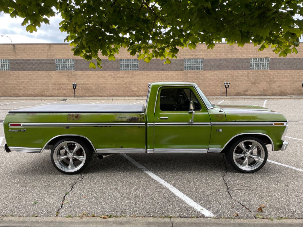 Ford-F-100-Pickup-1974-Green-Black-102275-6