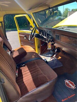 Ford-F-100-Pickup-1979-Yellow-Brown-148328-5