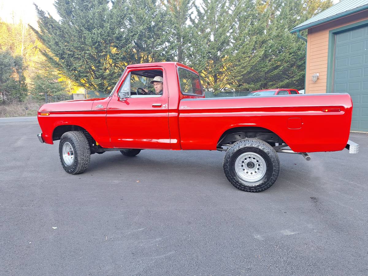 Ford-F-150-1977-red-58660-12