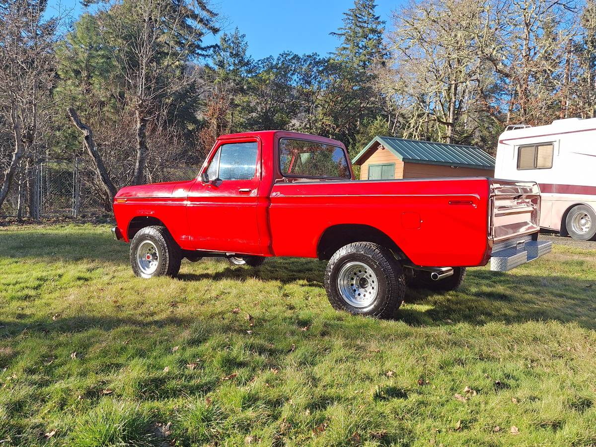 Ford-F-150-1977-red-58660-2