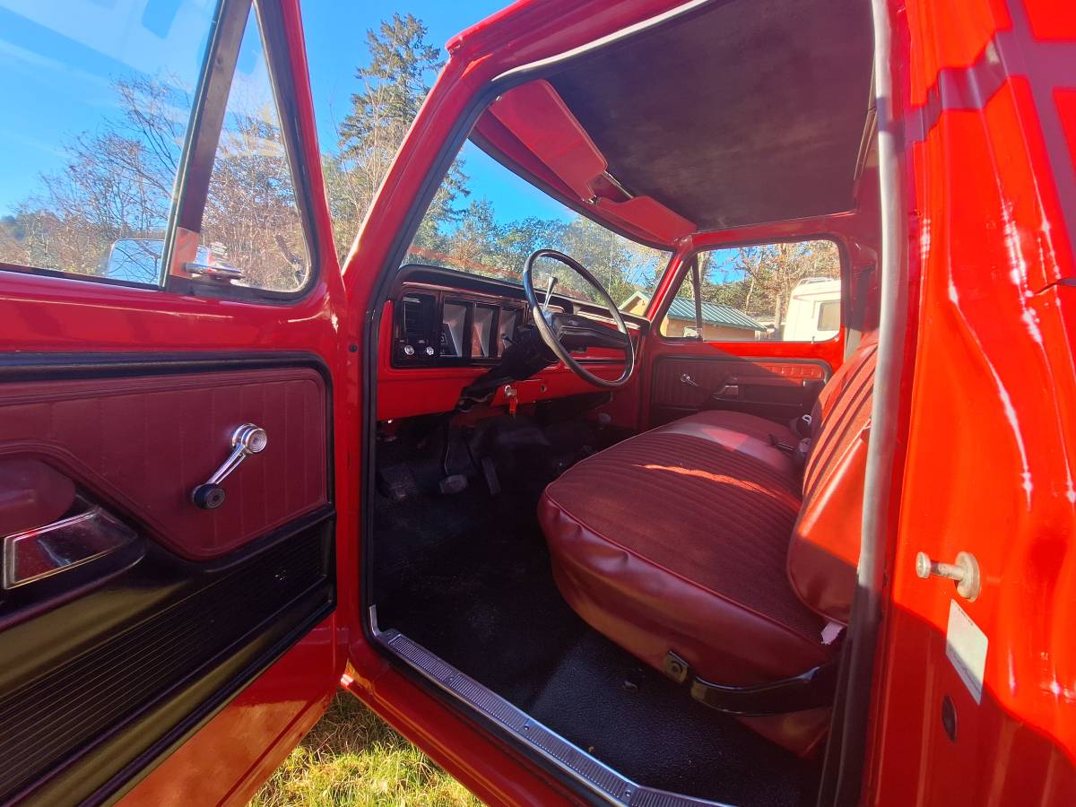 Ford-F-150-1977-red-58660-8