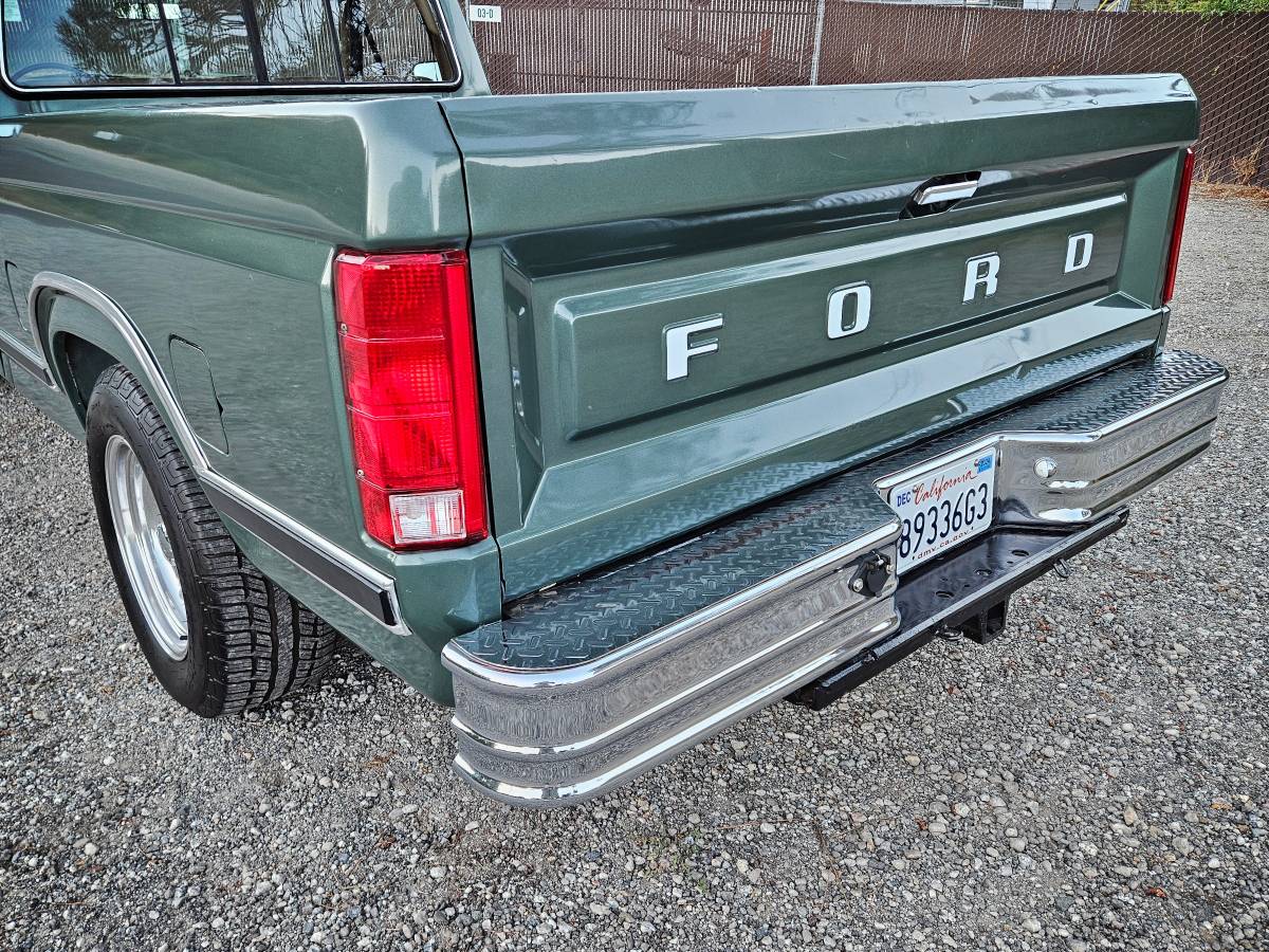 Ford-F-150-1986-82076-7