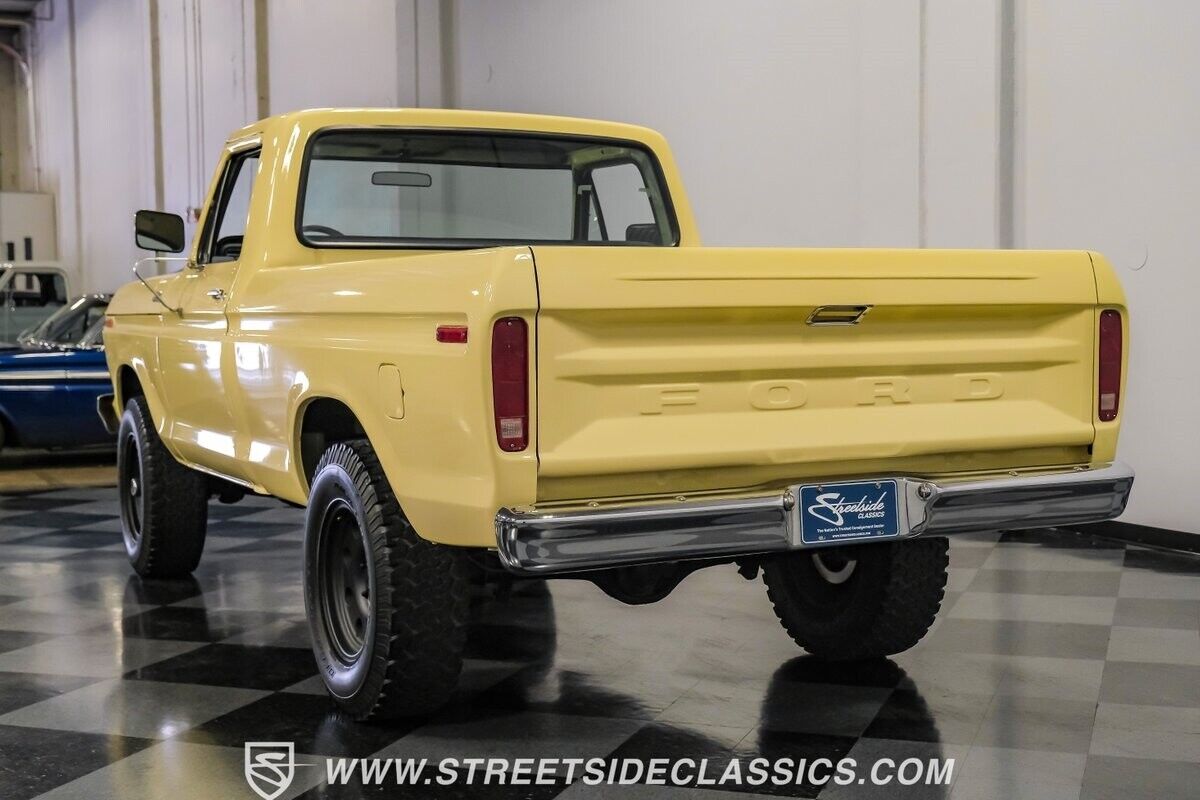 Ford-F-150-Pickup-1979-Cream-Black-16391-9