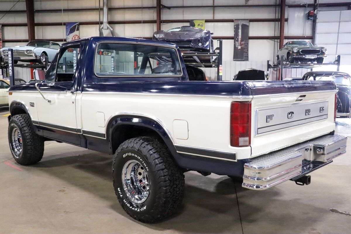 Ford-F-150-Pickup-1983-Black-Blue-80701-5