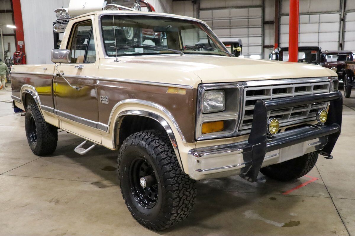 Ford-F-150-Pickup-1983-Tan-Tan-84095-11