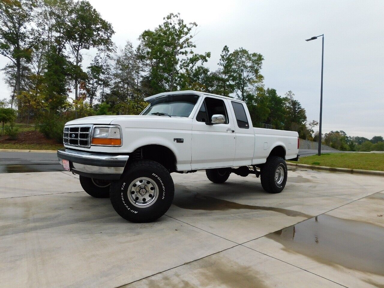 Ford-F-150-Pickup-1992-White-Gray-231369-2