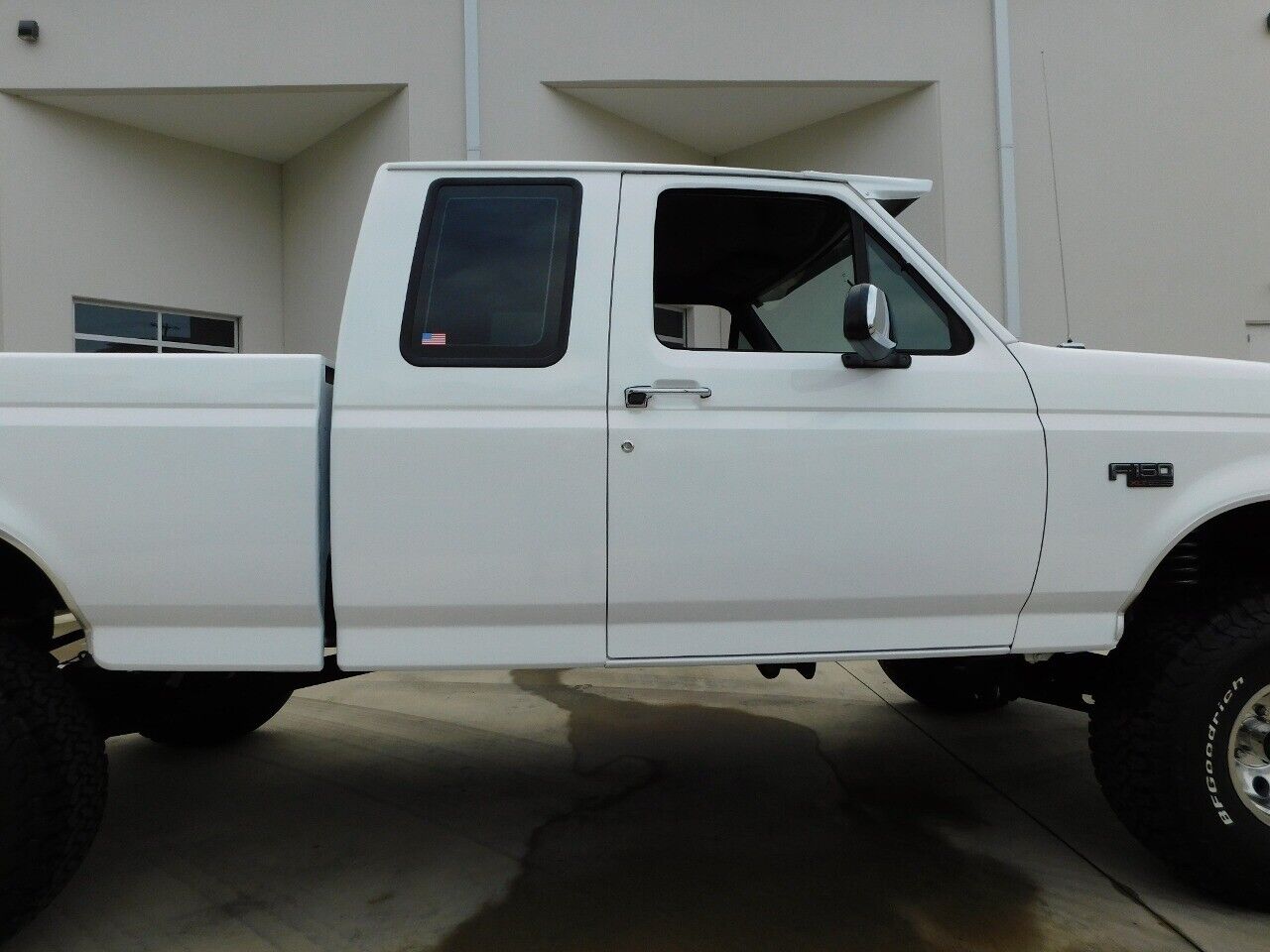 Ford-F-150-Pickup-1992-White-Gray-231369-8