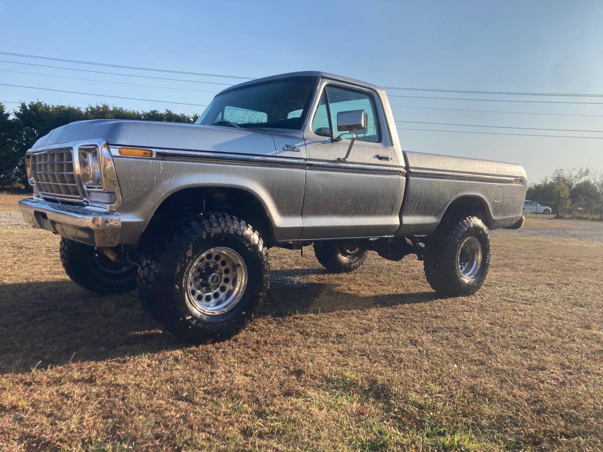 Ford-F-150-diesel-1974-silver-376586-1