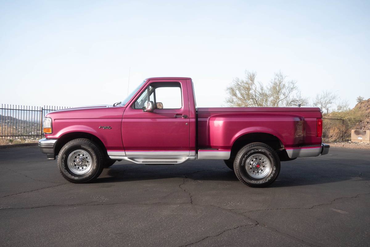 Ford-F-150-flareside-xlt-lariat-1992-custom-49091-1