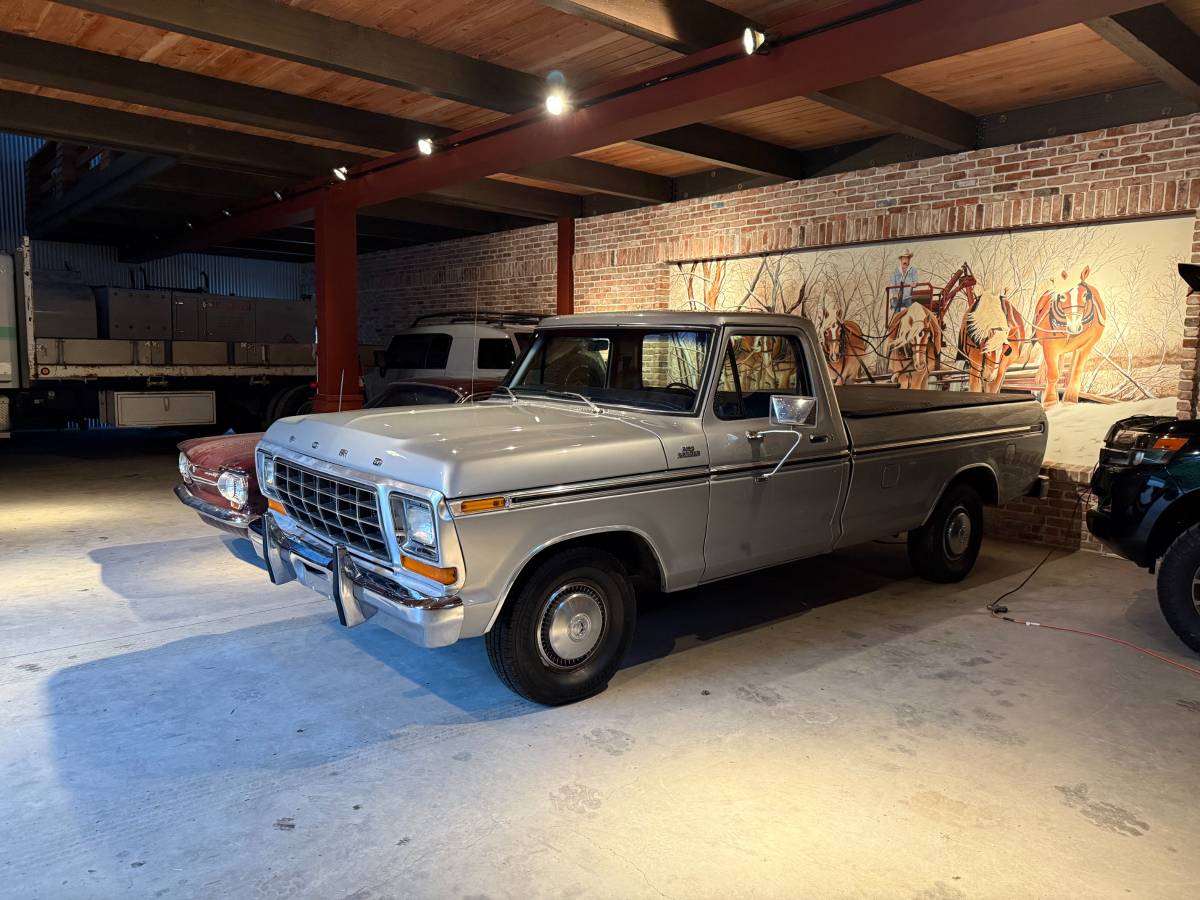 Ford-F-150-trailer-special-1978-silver-183465-3