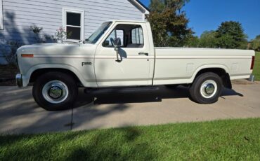 Ford-F-250-1984-White-Gray-49890-1