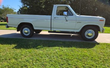 Ford-F-250-1984-White-Gray-49890-2