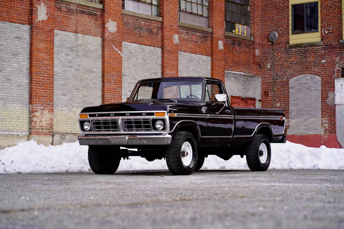 Ford-F-250-4x4-1977-black-136794-12