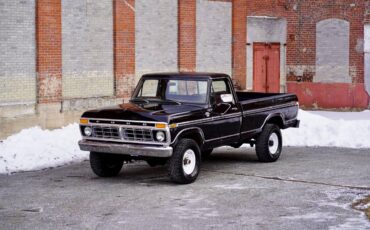 Ford-F-250-4x4-1977-black-136794-3