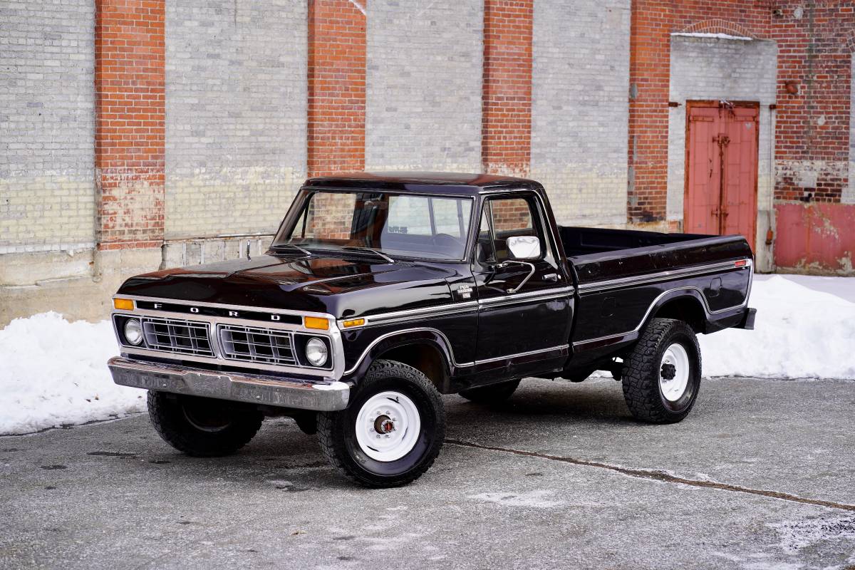 Ford-F-250-4x4-1977-black-136794-6