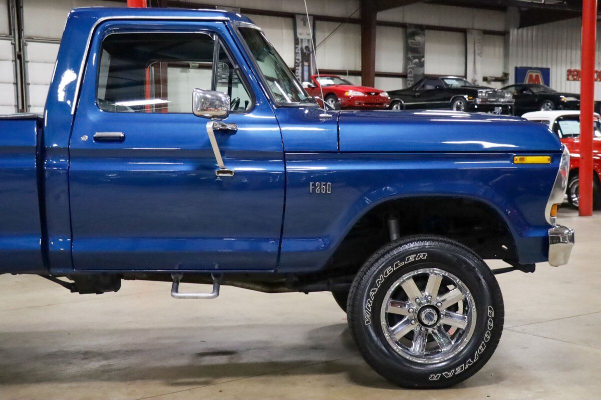 Ford-F-250-Pickup-1975-Blue-Blue-128221-10