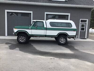 Ford-F-250-Pickup-1977-Green-Tan-199237-2