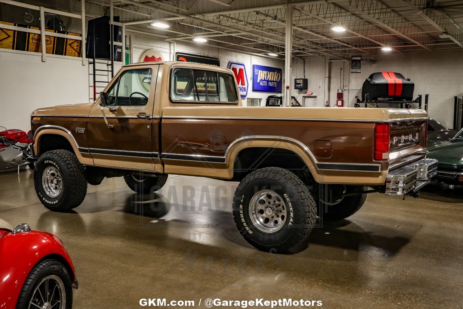 Ford-F-250-Pickup-1983-Tan-Tan-330019-5