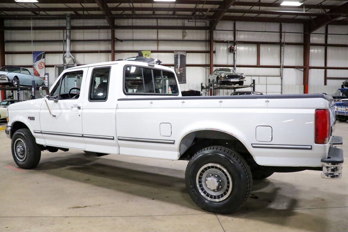 Ford-F-250-Pickup-1993-White-Gray-177979-5