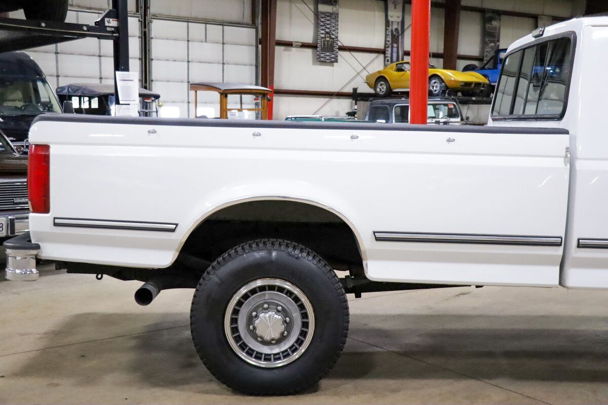 Ford-F-250-Pickup-1993-White-Gray-177979-8