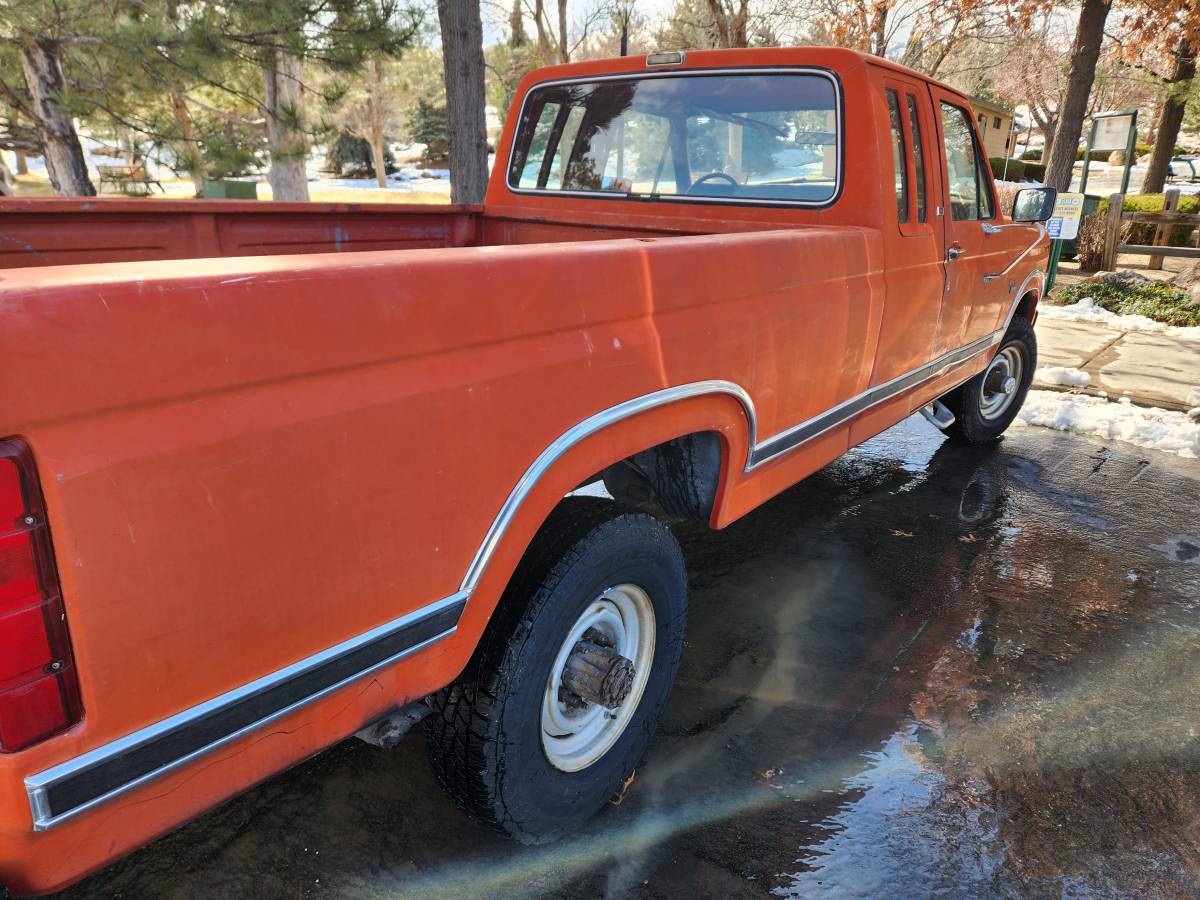 Ford-F-250-diesel-1986-red-35356-4