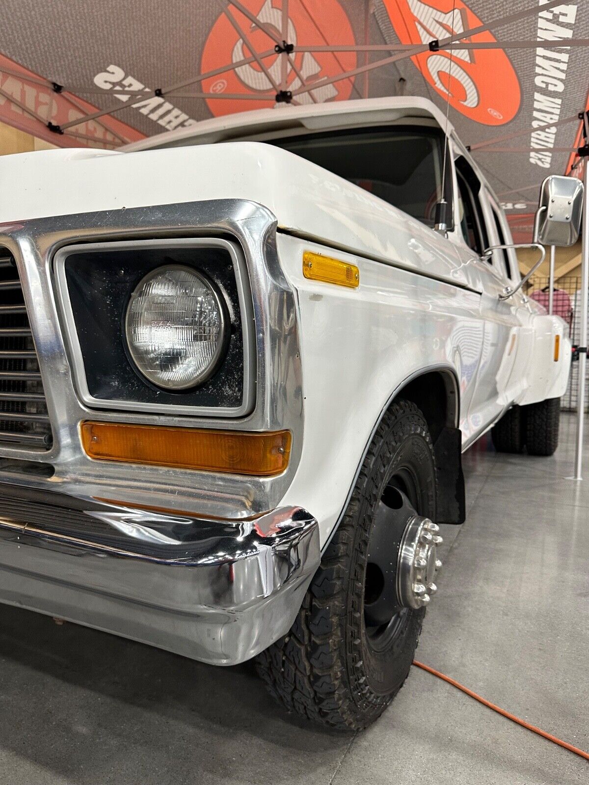 Ford-F-350-Pickup-1978-45866-2