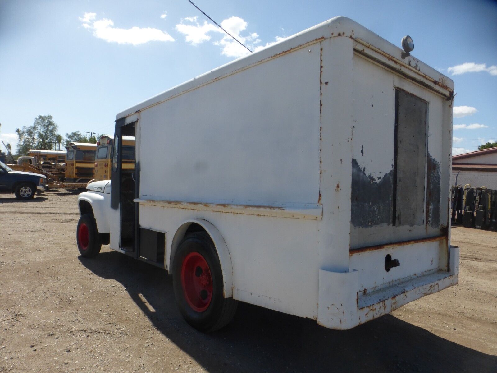 Ford-F-500-1966-White-White-0-2