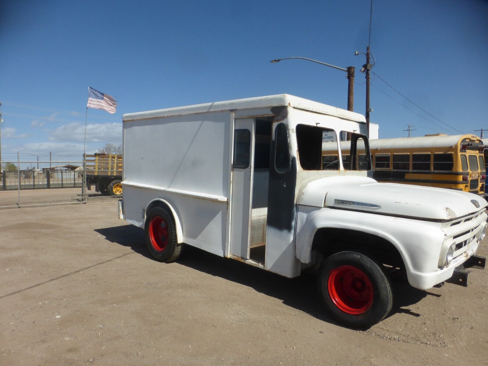 Ford-F-500-1966-White-White-0-6