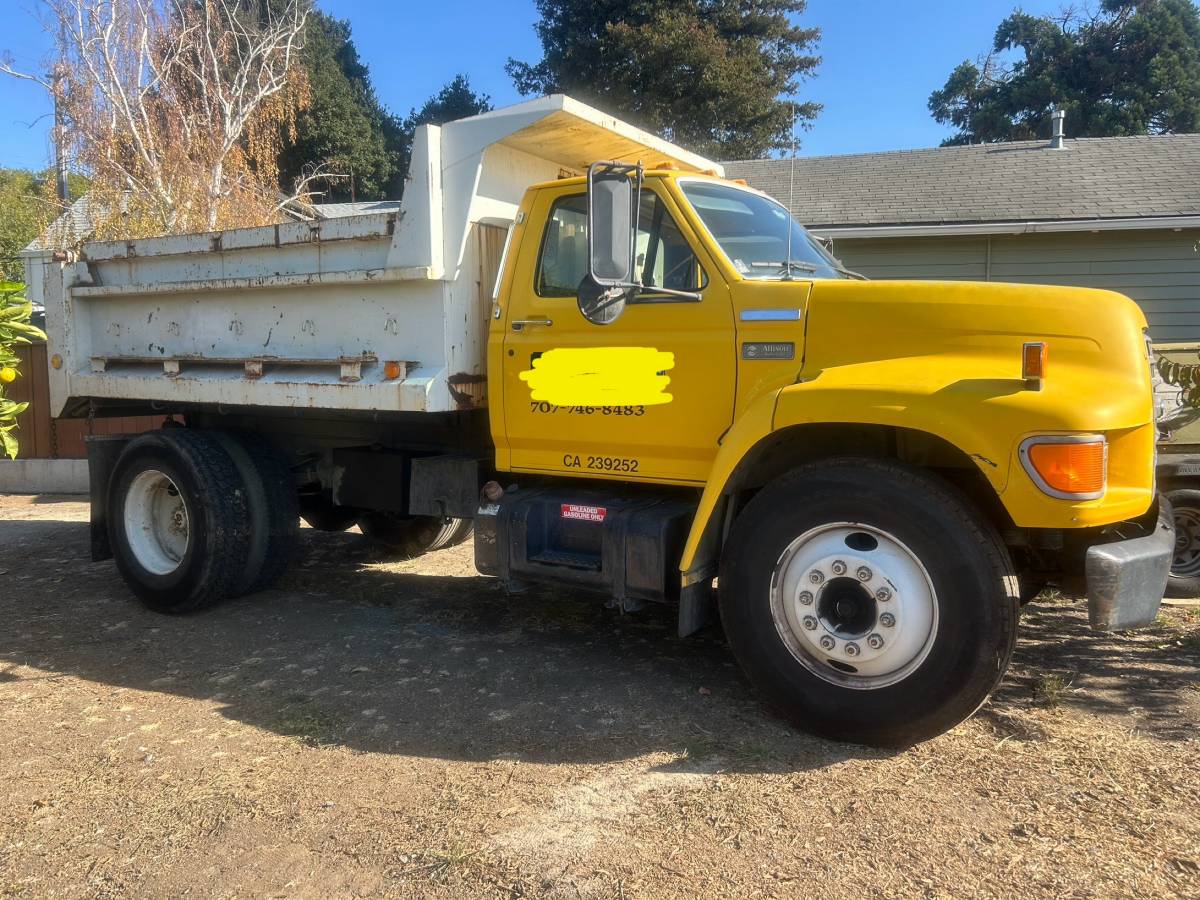 Ford-F-700-1995-yellow-287005-1