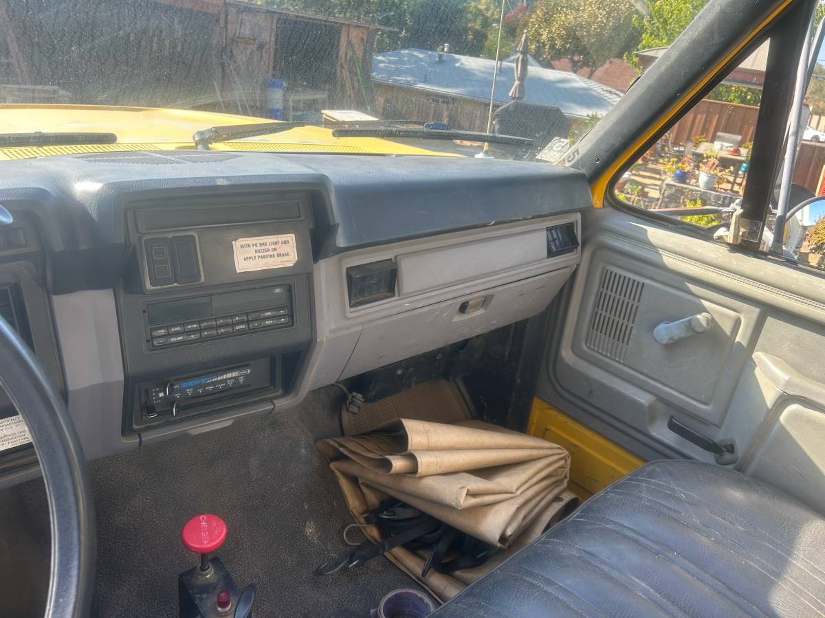 Ford-F-700-1995-yellow-287005-6