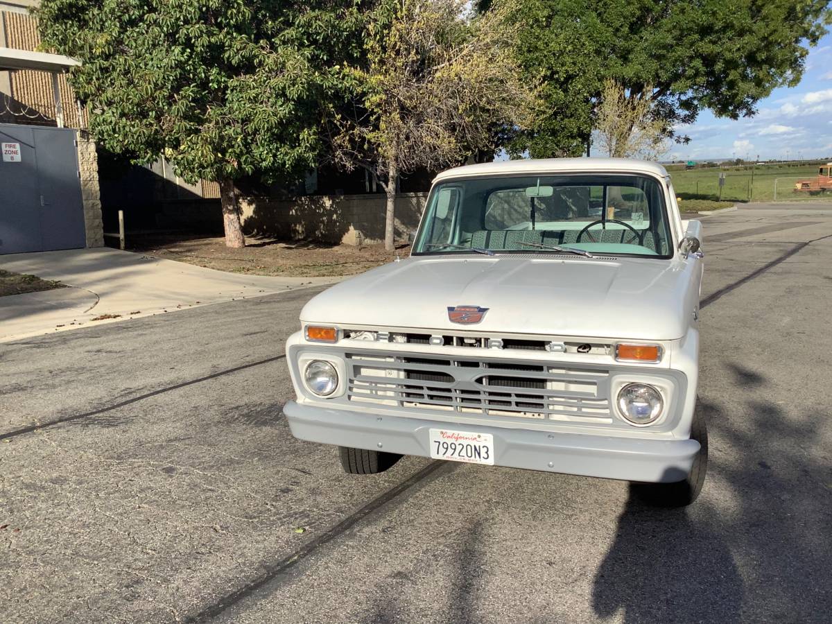 Ford-F100-1966-white-20921-3