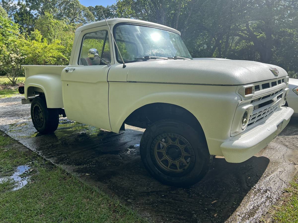 Ford-F100-custom-1966-white-209214-1