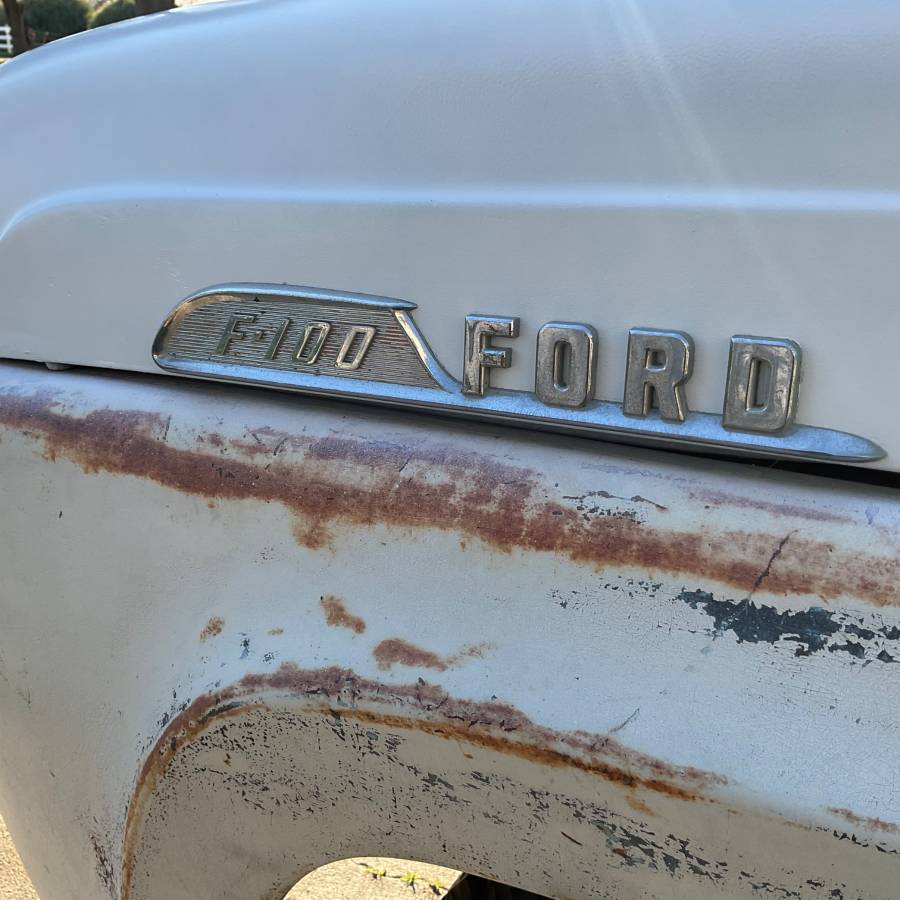 Ford-F100-shortbed-custom-cab-1957-white-1609-2