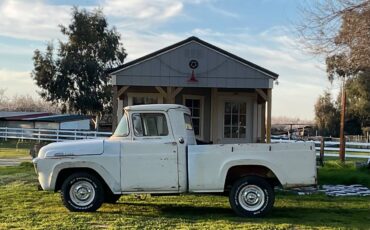 Ford-F100-shortbed-custom-cab-1957-white-1609-6