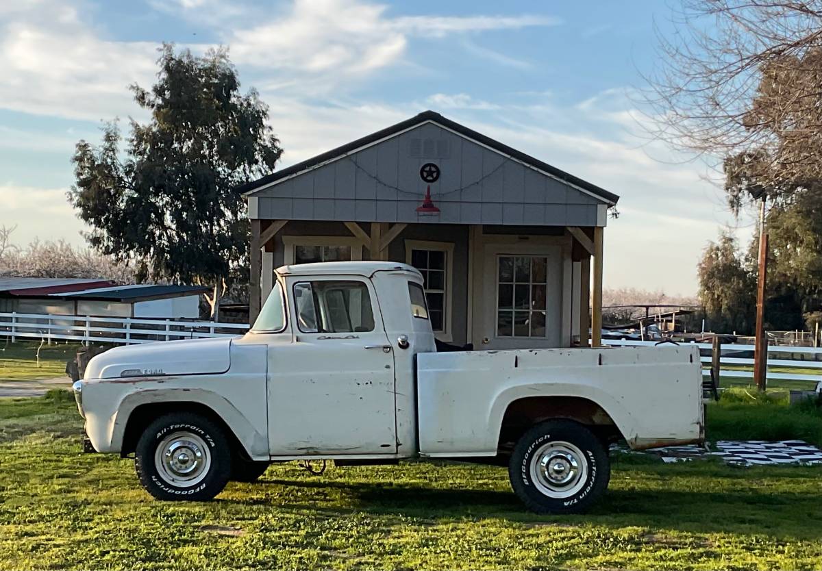 Ford-F100-shortbed-custom-cab-1957-white-1609-6