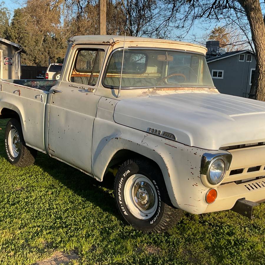 Ford-F100-shortbed-custom-cab-1957-white-1609-7