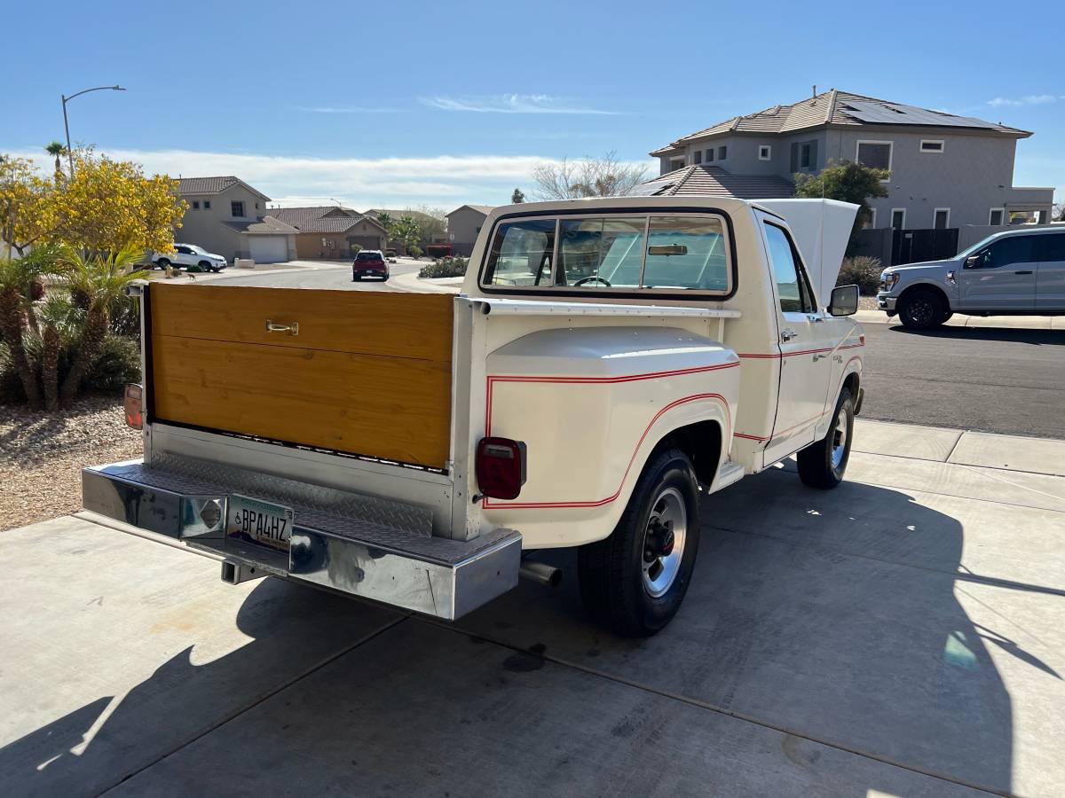 Ford-F150-1981-white-1986-12