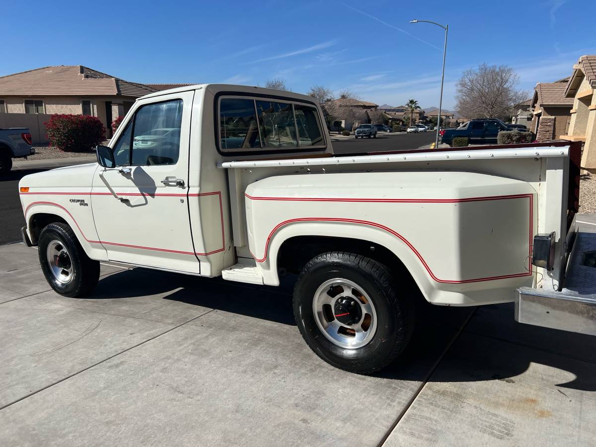 Ford-F150-1981-white-1986-2