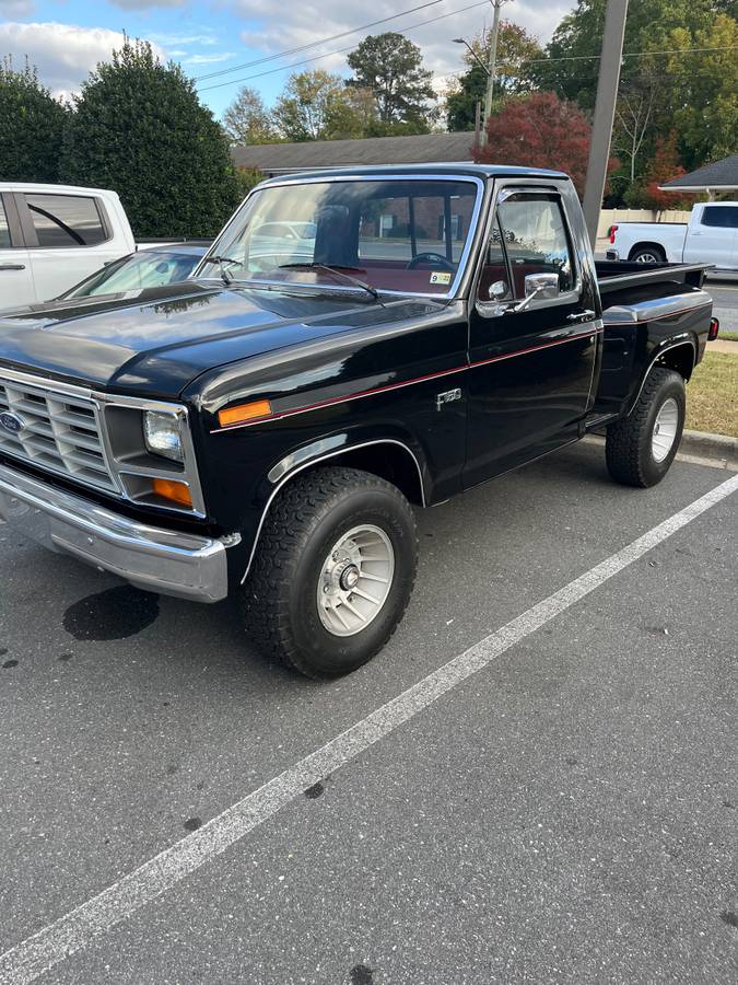 Ford-F150-4x4-1984-black-82418-3